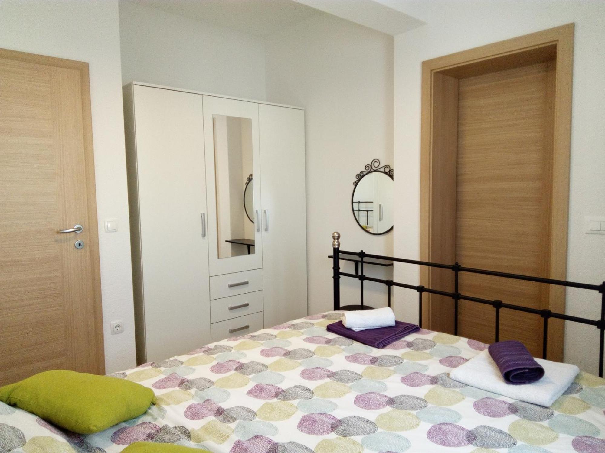 Apartments Medvid Трогир Экстерьер фото
