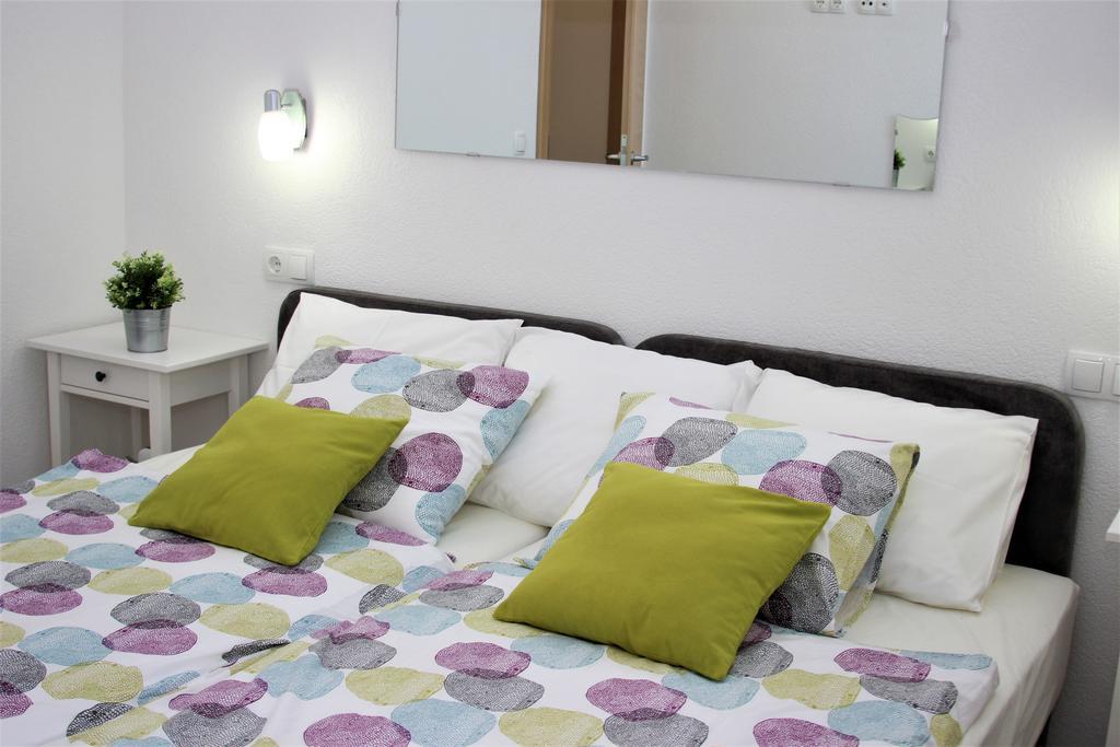 Apartments Medvid Трогир Экстерьер фото